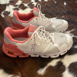 On running Cloudflyer Womens 11